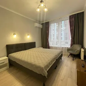  Апартаменты семицвіт House